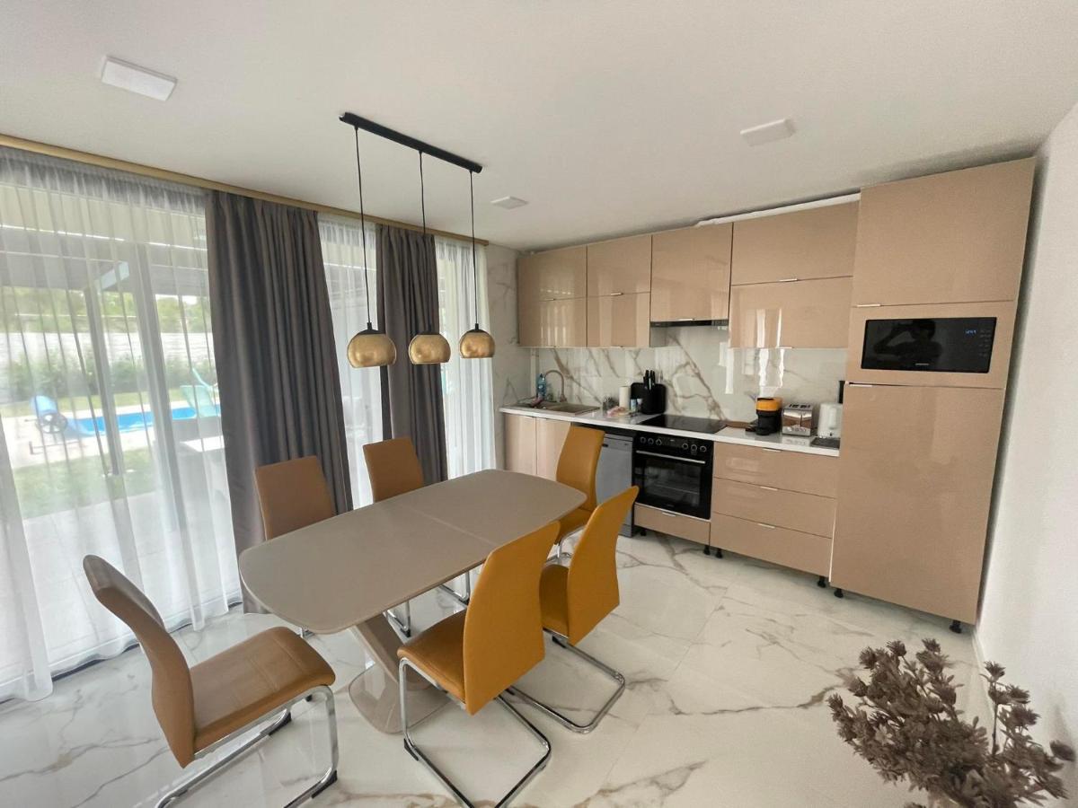 Luxury Apartments In Balatonalmadi, Almadi Lux Apartman III - Pure Gold Exterior foto
